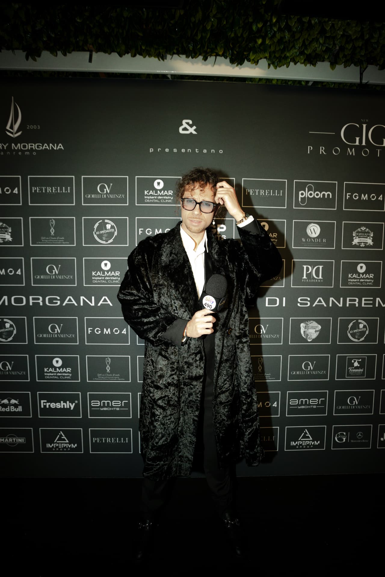 Luca Virno hosting